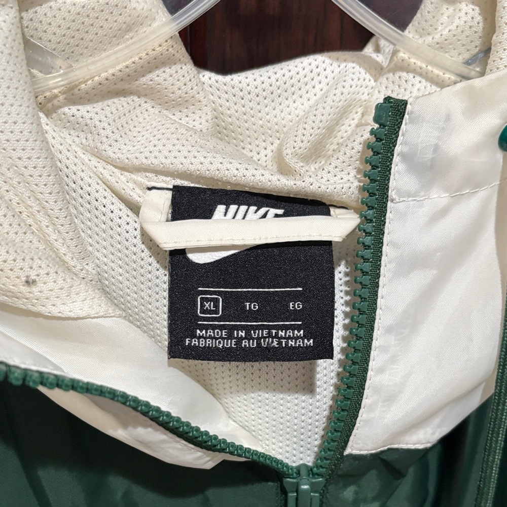 Nike Two-Tone Green and Cream Jacket XL - Picture 2 of 4